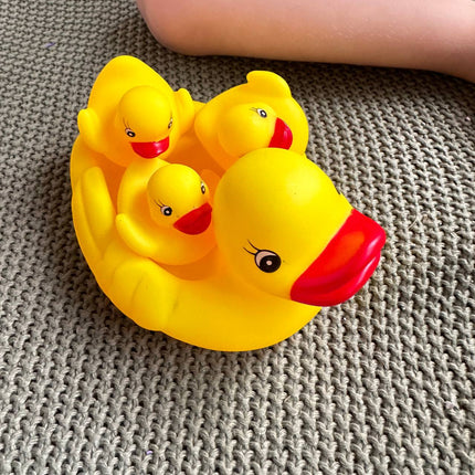 Magiczna Rodzinka Kaczek do Kąpieli – Mama + 3 Wesołe Kaczątka