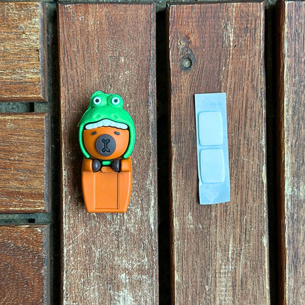 FIGURKA NA LAPTOP ORAZ TELEFON KAPIBARA MINIFIGURKA NIESPODZIANKA ZAWIESZKA